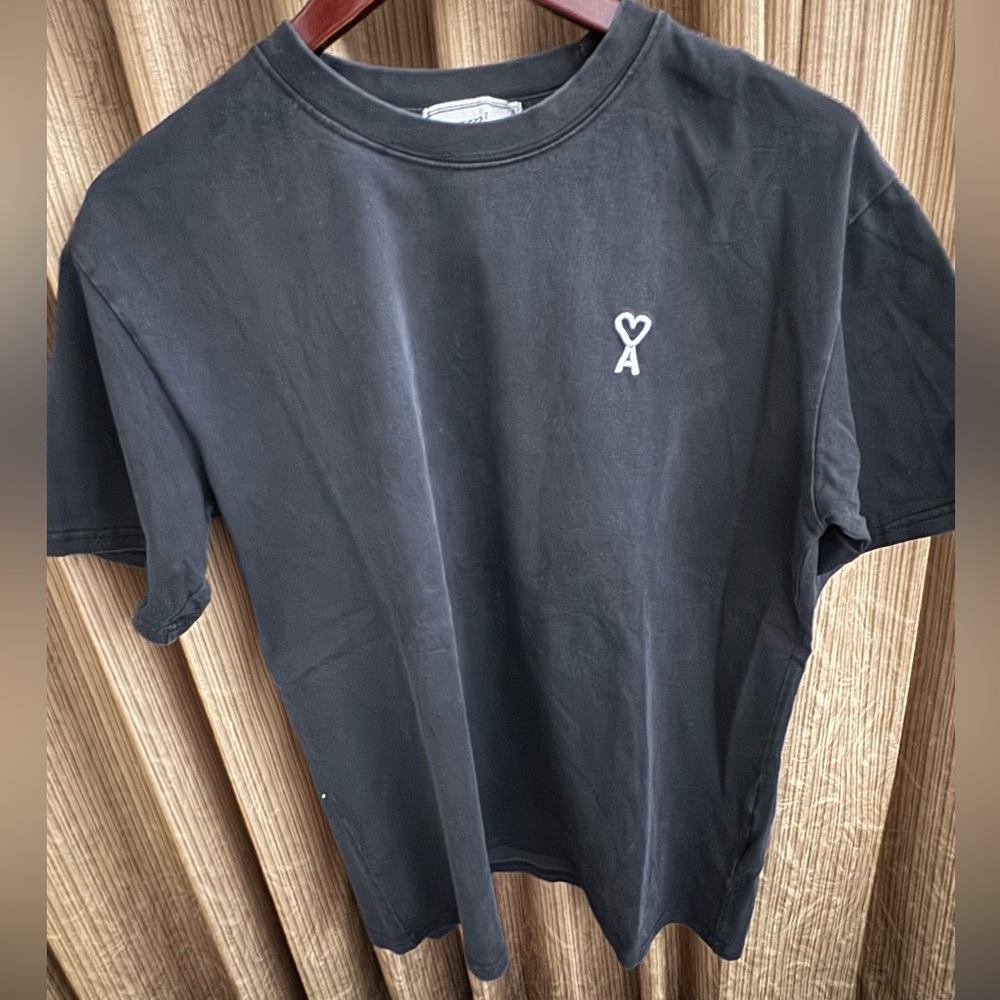 Ami Black Short Sleeve Tee with White Heart A Patch